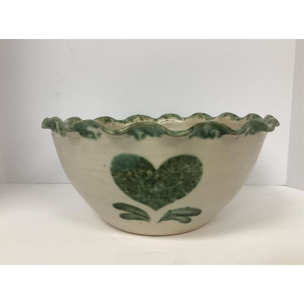 Handcrafted Ceramic Bowl Green Heart Design Scalloped Rim Ellis Spongeware